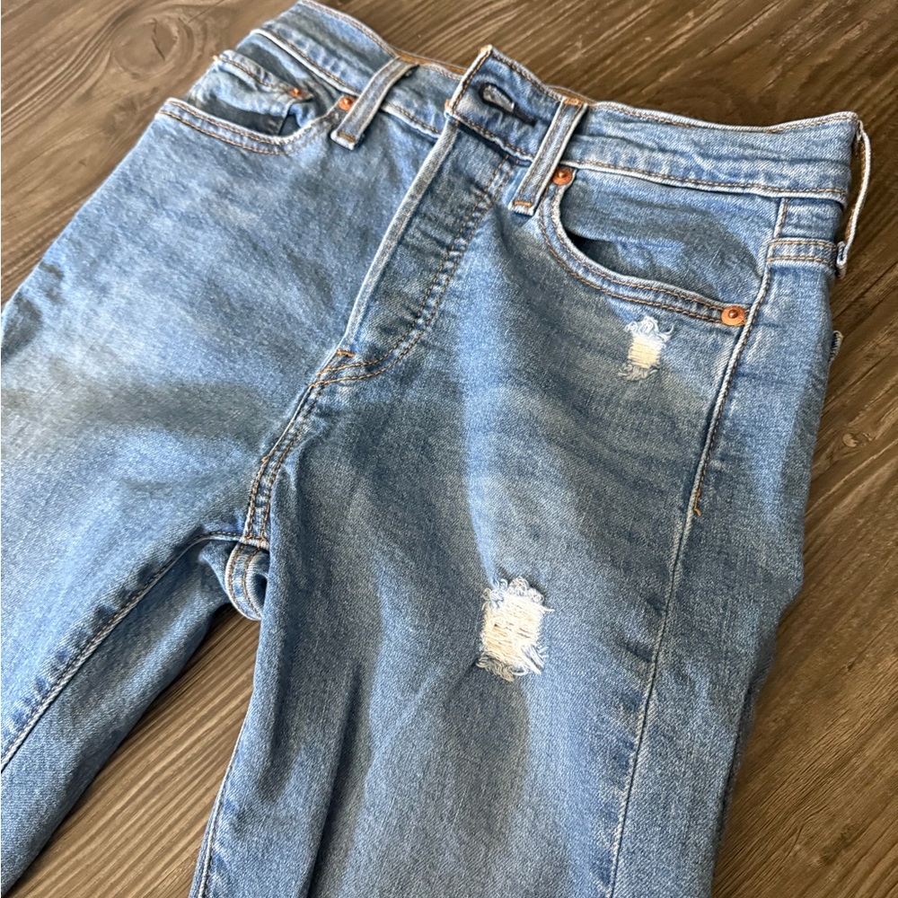 Levi’s Wedgie Distressed Skinny Blue Jeans